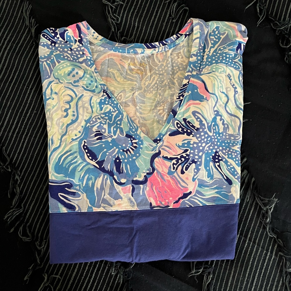 Lilly Pulitzer v-neck Finn Tee